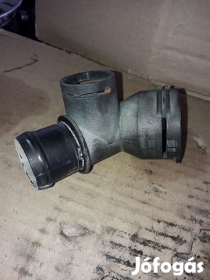 Volkswagen Passat B6 Vízcső Elosztó