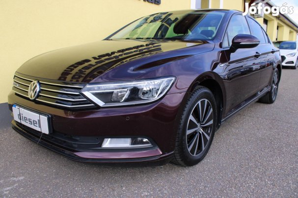 Volkswagen Passat VIII 1.6 TDI BMT Trendline 12...