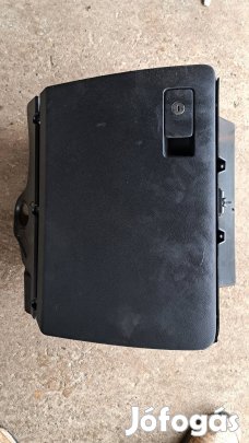 Volkswagen Passat b6 kesztyűtartó eladó 