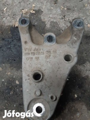 Volkswagen Polo 01- Motortartó Bak