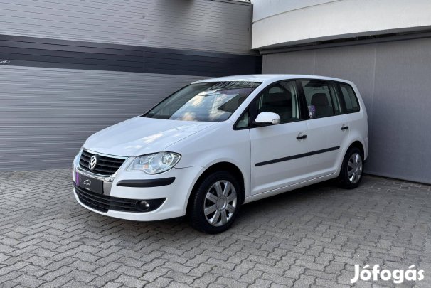 Volkswagen Touran 1.6 Conceptline Garanciával!
