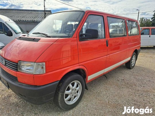 Volkswagen Transporter Caravelle 2.4 (9 személy...