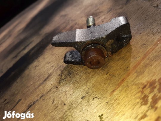 Volkswagen Transporter T4 96-03 Porlasztó Leszorító