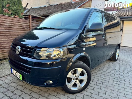 Volkswagen Transporter T5 2.0 CR TDI DSG Raktér...
