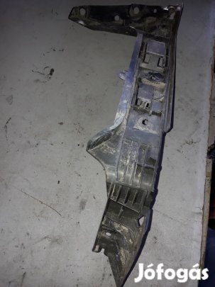 Volkswagen Transporter T5 Bal Hátsó Lökhárító Tartó