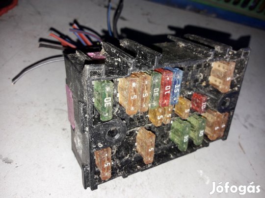 Volkswagen Transporter T5 Biztosítéktábla / Relé Tábla