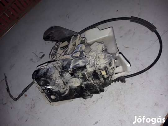 Volkswagen Transporter T5 Jobb Első Ajtó Zárszerkezet