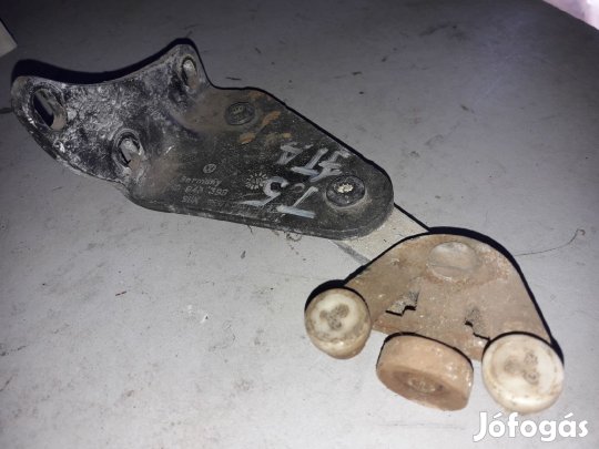 Volkswagen Transporter T5 Jobb Tolóajtó Alsó Görgő