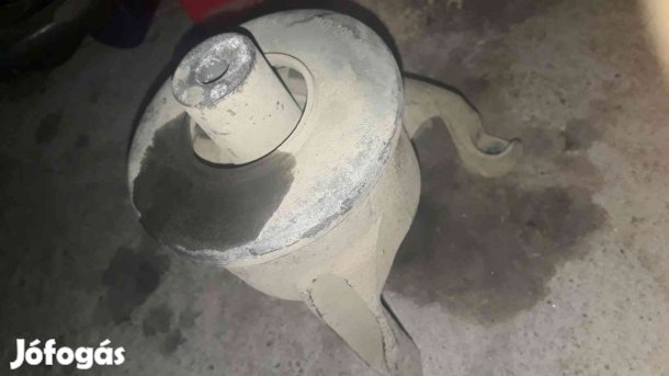 Volkswagen Transporter T5 Motortartó Bak