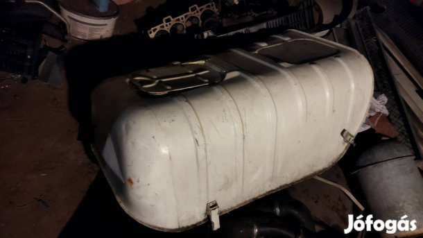 Volkswagen lt 28 motorháztető 