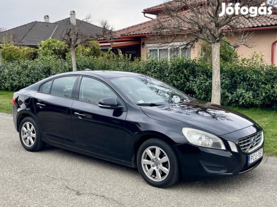 Volvo S60 2.0 D [D3] Momentum Nagyszerű Állapot...