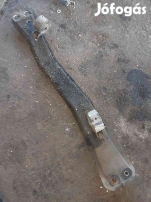 Volvo V40 Első Kereszttartó