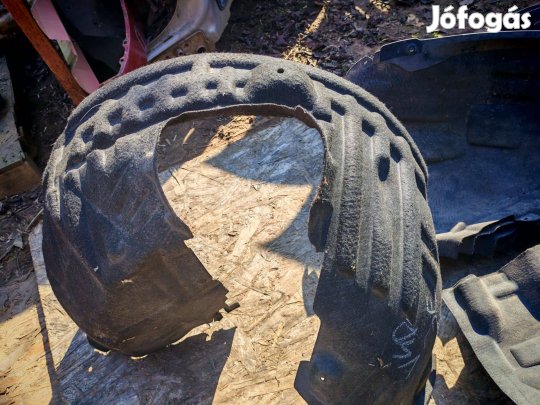 Volvo V40 jobb első dobbetét 2013-2017