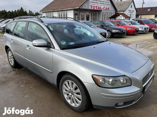 Volvo V50 2.0 D Summum Szervizkönyves