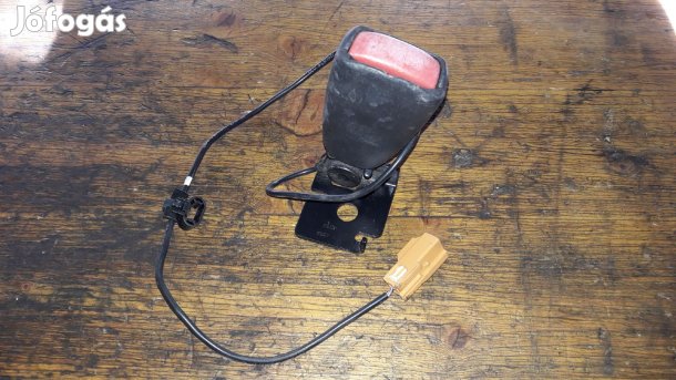 Volvo V50 Jobb Hátsó Biztonsági Öv Csatlakozó