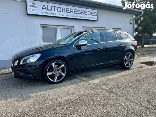 Volvo V60 2.4 D [D5] AWD R-Design Geartronic Xe...