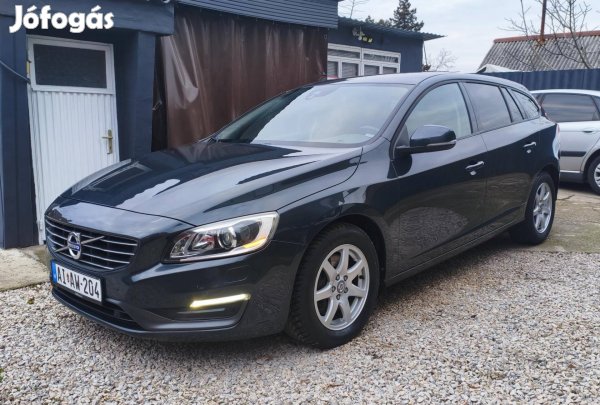 Volvo V60 2.4 D [D5] Momentum Mo-i autó Kifogás...