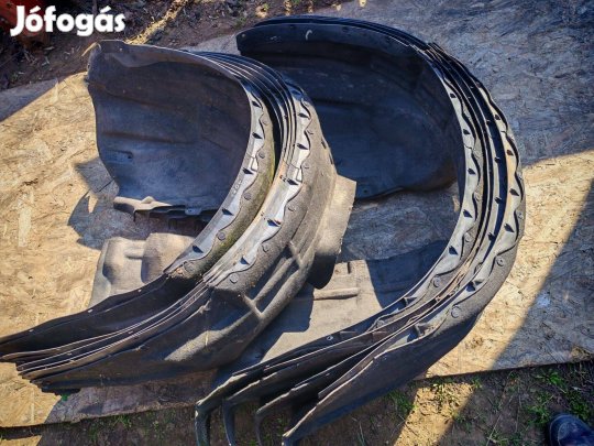 Volvo V60 S60 első dobbetét 2010-2017