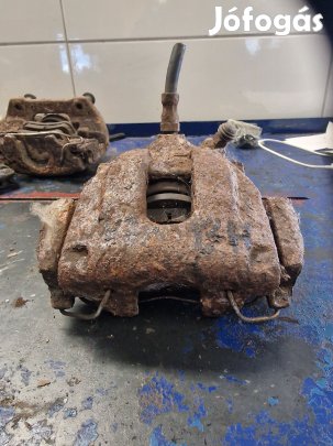 Volvo V70 00-06 Bal Hátsó Féknyereg