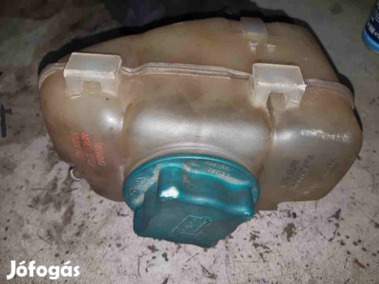 Volvo V70 Kiegyenlítő Tartály