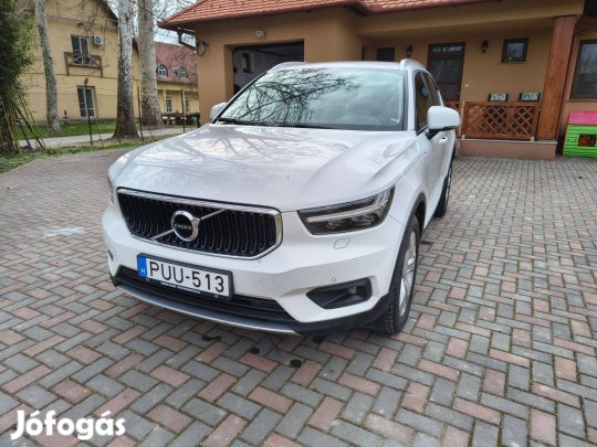 Volvo XC40 első tulajdonostól, közepes felszereltséggel