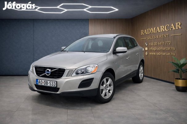 Volvo XC60 2.0 D Drive Momentum Magasan felszer...