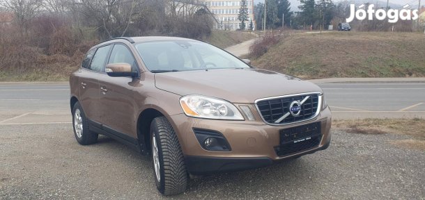 Volvo XC60 2.4 D [D5] Momentum Geartronic Vezet...