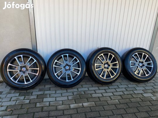 Volvo XC60 gyári alufelni Pirelli nyári gumikkal újszerű állapotban