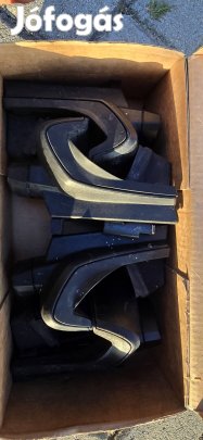 Volvo XC90 Thule 757 tetőcsomagtartó adapter