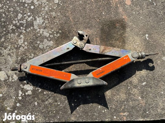 Volvo gyári autóemelő - defektjavításhoz, jó állapotban