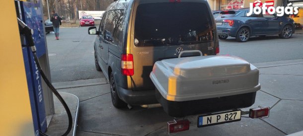 Vonóhorgra szerelhető csomagtartó