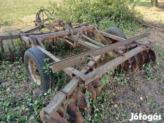 Vontatott tárcsa + 3-as eke