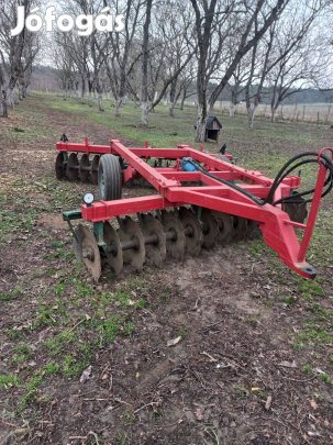 Vontatott tárcsa eladó