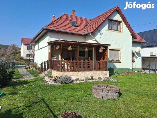 Vonyarcvashegyen eladó családi ház