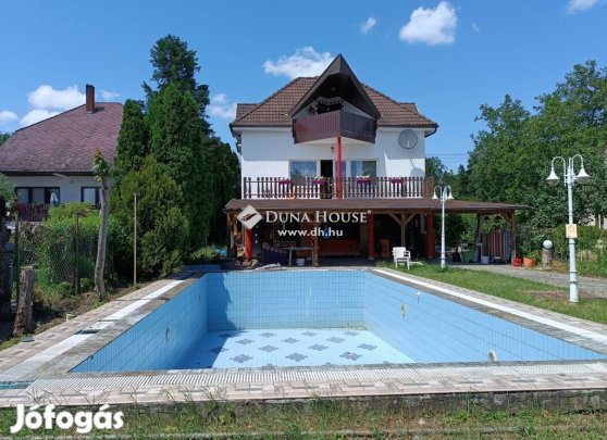 Vonyarcvashegyi eladó 500 nm-es ház