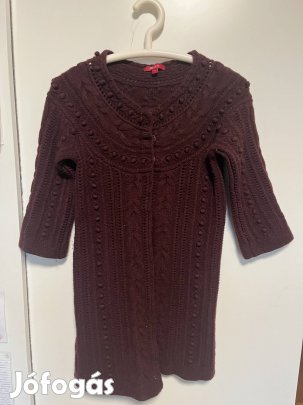 Vörös kötött pullóver