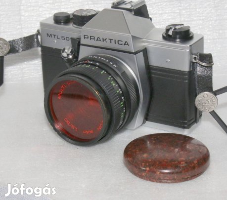 Vörös színszűrő dobozával