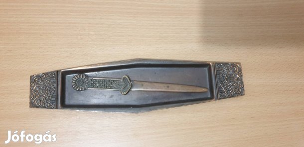 Vörösréz tálca levélbontóval