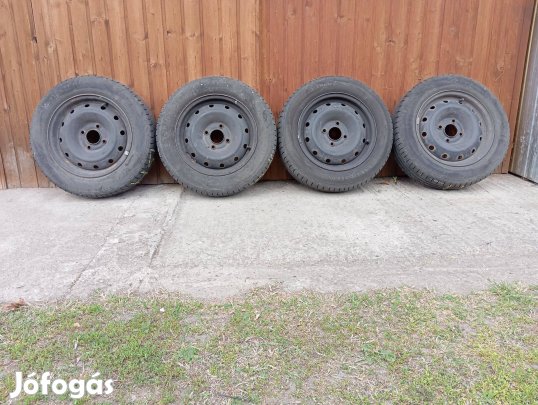 Vredestein T-Trac 2 nyári gumi szett + lemezfelni szett