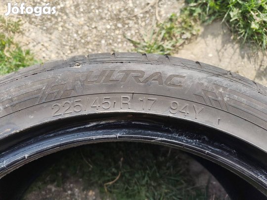 Vredestein Ultrac 225/45 R17 94Y nyári szett 