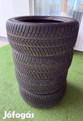 Vredestein Wintrac Pro+ 235/45 R18 98W - újszerű téli gumi szett