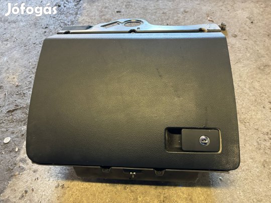 Vw Passat B6 kesztyűtartó 