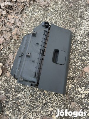 Vw Polo 9N 9N3 kesztyűtartó 