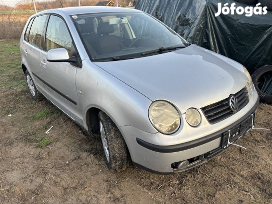 Vw Polo 9N motorháztető homlokfal lámpa lökhárító zárhíd