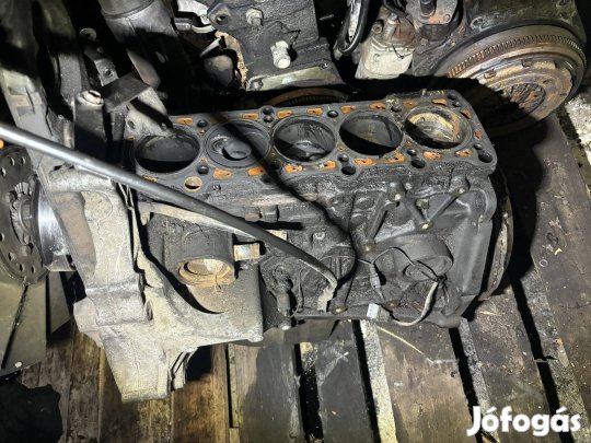 Vw T4 LT Audi 2.5 TDI motor blokk APA
