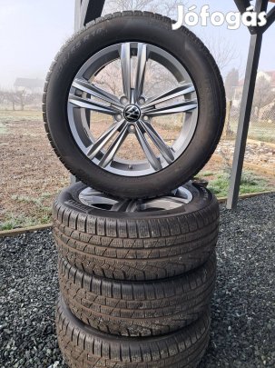 Vw Tiguan gyári alufelni 235/55 r18 pirelli téli gumival