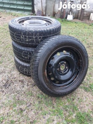 Vw kerék szett-Caddy n volt 205/60 16 téli gumival
