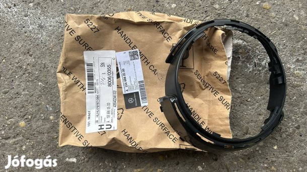 W156 emblema és rács tartó A1568880500 eladó