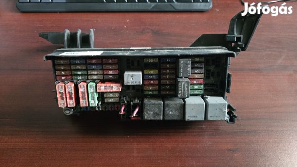 W164-251 relé tábla A1645402372 eladó