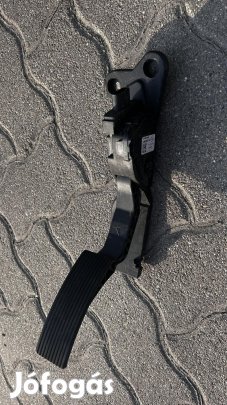 W166 gázpedál A1663000304 eladó